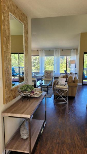 Pebble Beach Tree House Views of the Ocean Vaulted Ceilings Close to Everything